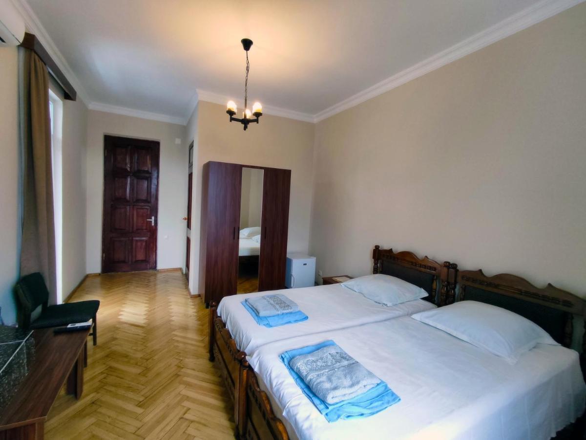 Guesthouse White Swan Kobuleti Exterior foto