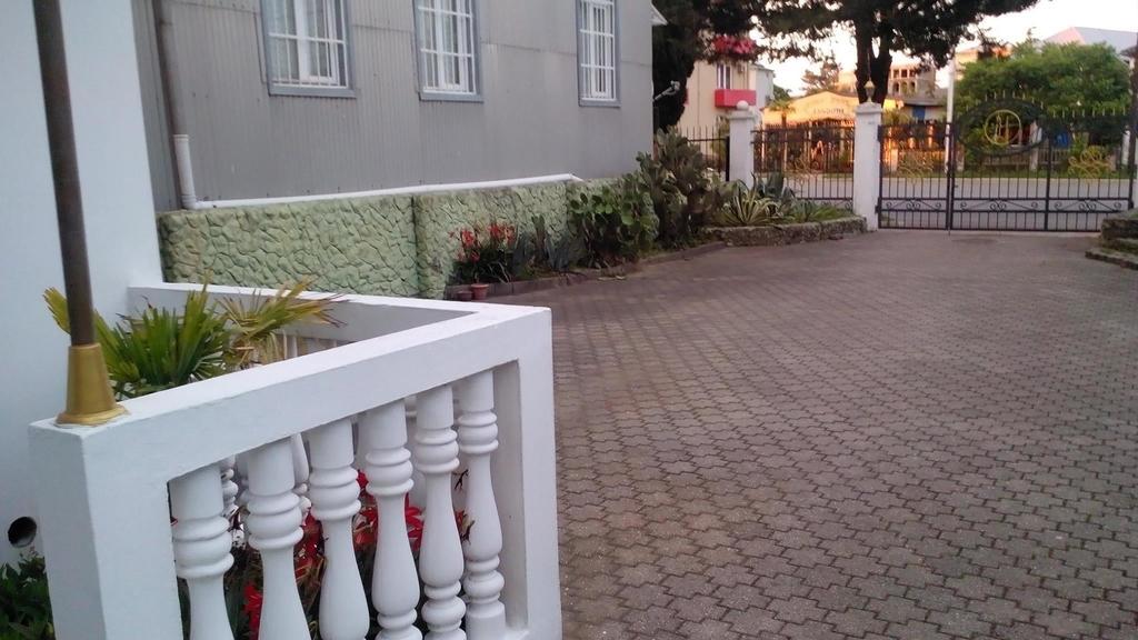 Guesthouse White Swan Kobuleti Exterior foto