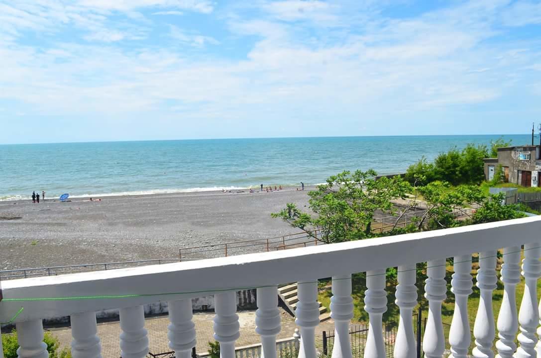 Guesthouse White Swan Kobuleti Exterior foto