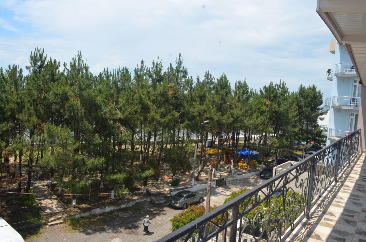 Guesthouse White Swan Kobuleti Exterior foto